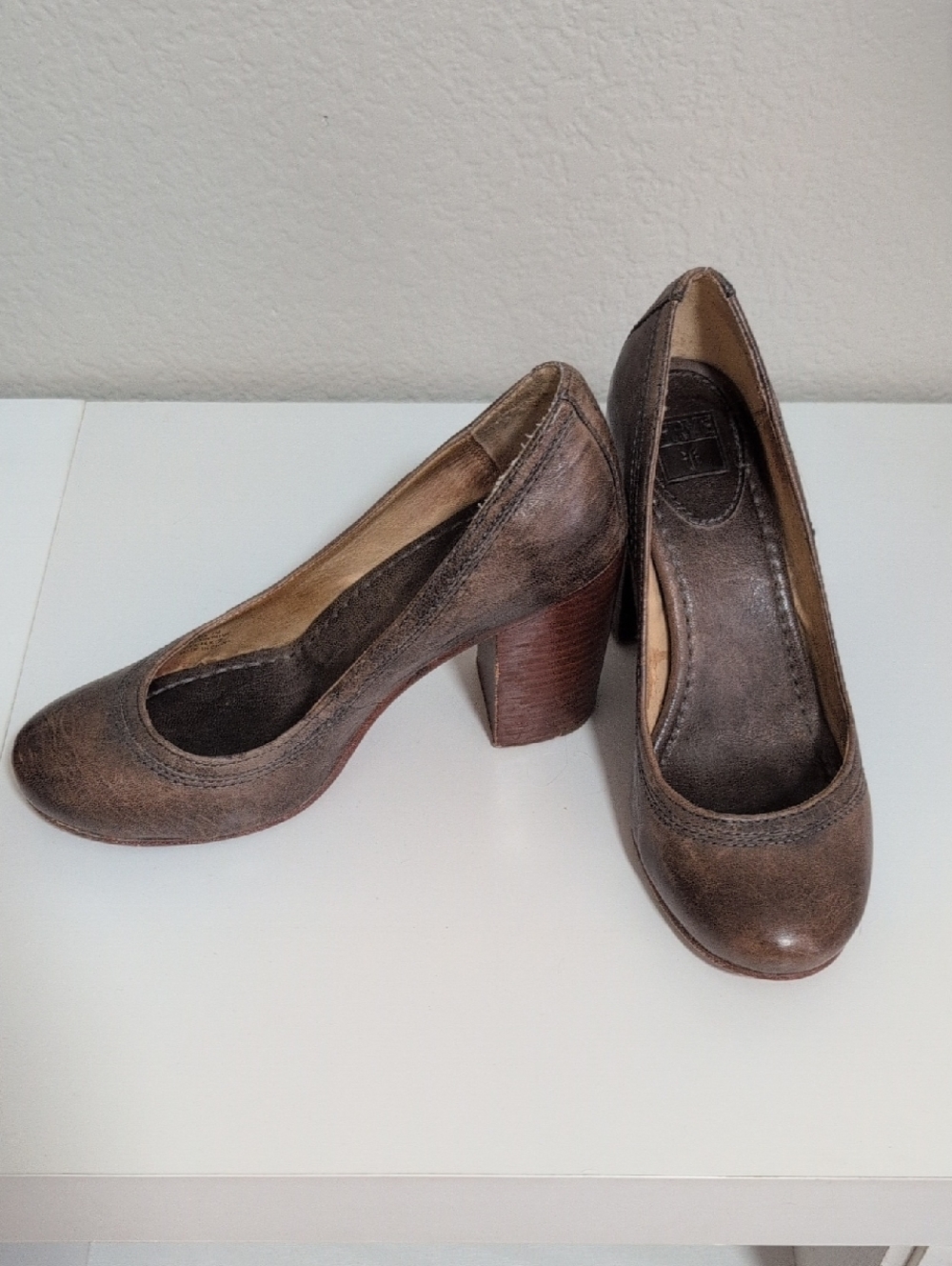 Frye Carson Pump